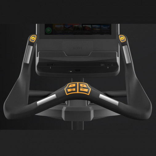 Вертикальный велотренажер Matrix Performance. Консоль Touch Base Вертикальный велотренажер Matrix Performance. Консоль Touch Base