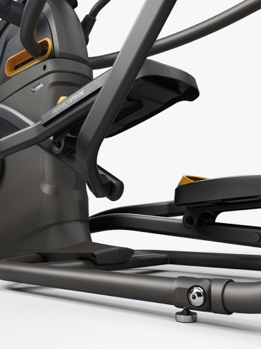 Эллиптический тренажер домашний Matrix A30XR с автоматическим изменением длины шага Эллиптический тренажер домашний Matrix A30XR с автоматическим изменением длины шага