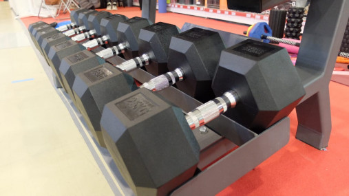 Стойка для гантелей трехрядная (на 15 пар) OFT FT-H3-15 Стойка для гантелей трехрядная (на 15 пар) OFT FT-H3-15